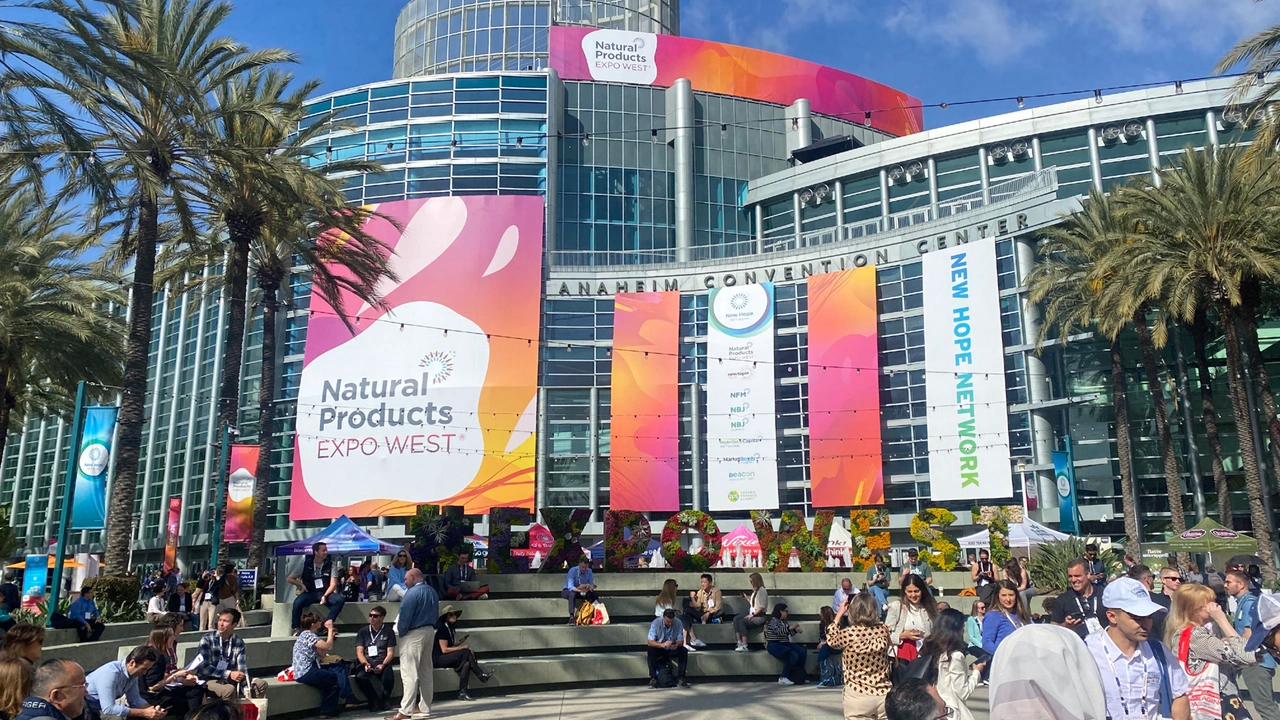 Crowd outside the Anaheim Convention Center during Natural Products Expo West